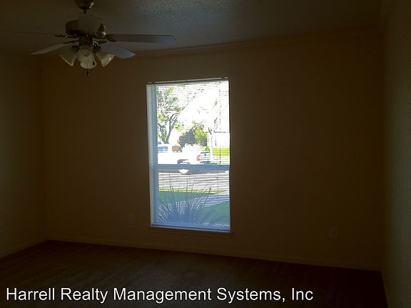 5th image of 1301 Chapelwood Dr