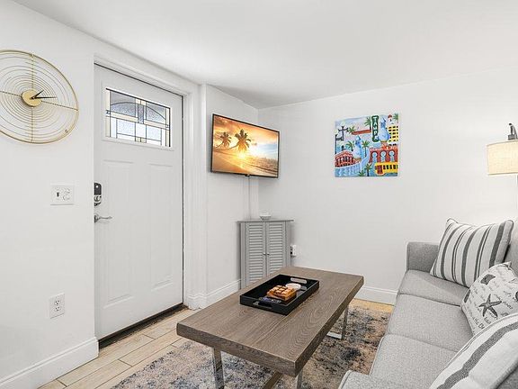 3rd image of 1209 S Gunby Ave #2