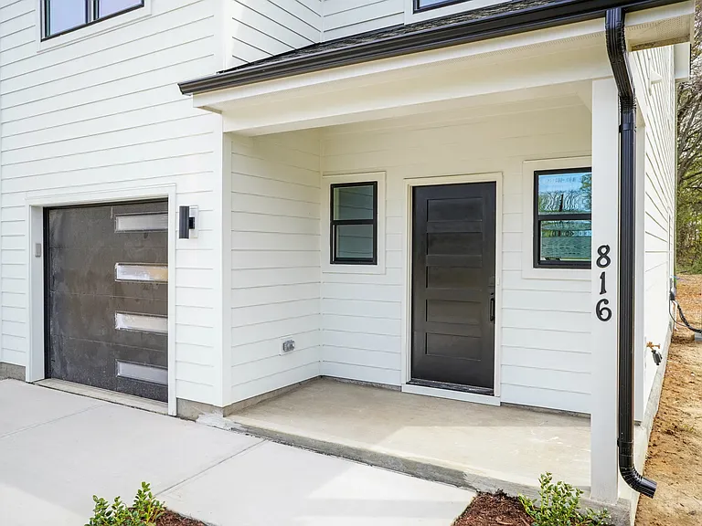 816 N Taylor St — Photo 3