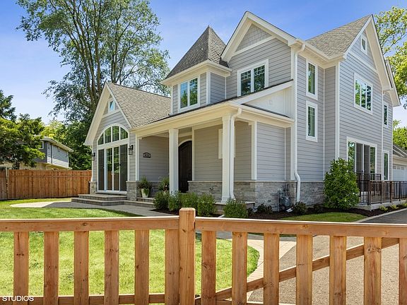 2nd image of 431 Wilmette Cir
