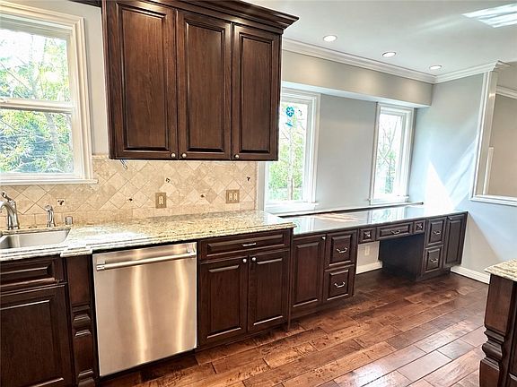 5th image of 2649 N Parish Pl