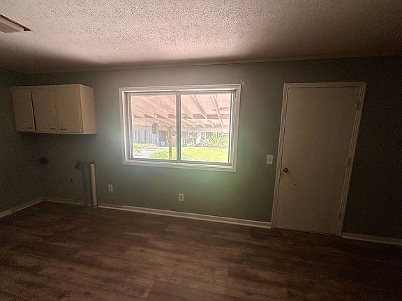 5th image of 804 Maple St