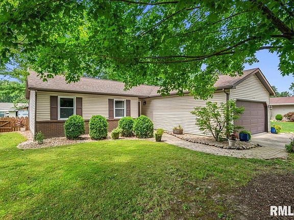 2nd image of 5253 Carlton Dr