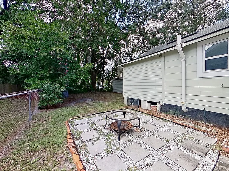 1844 Thacker Ave — Photo 28