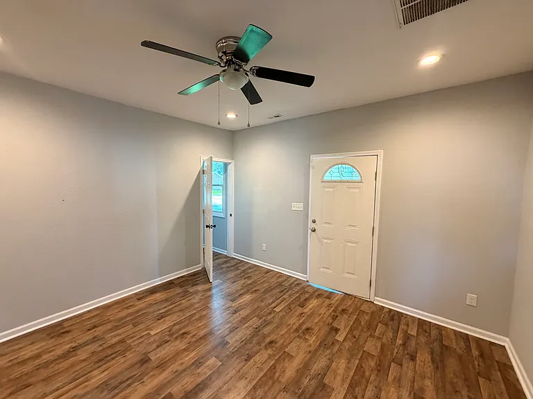 3200 Gwin St — Photo 10