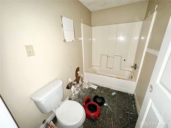 5th image of 3026 Ottawa St