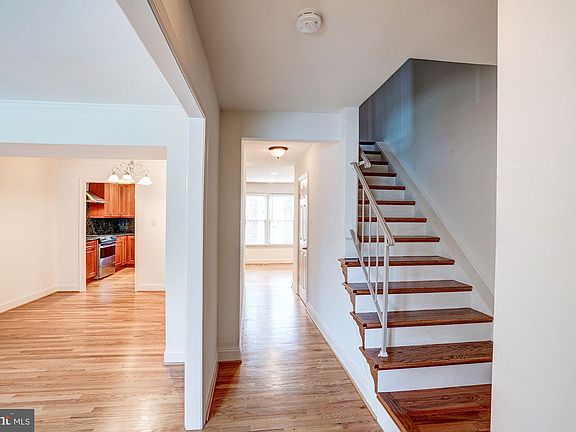 2nd image of 4761 Gainsborough Dr