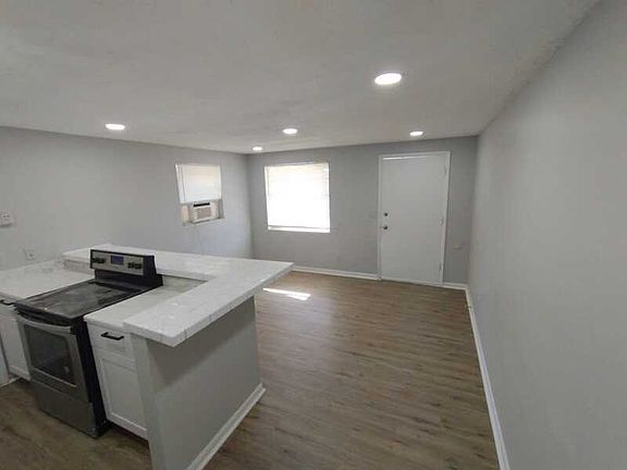 4th image of 8617 Nussbaum Dr #1