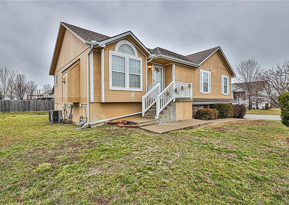 1st image of 304 SW Crestview Dr