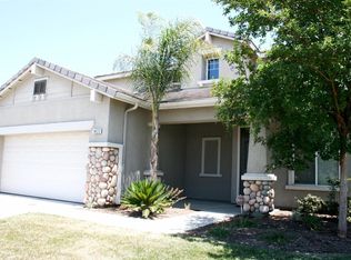 1422 N Vickie St, Visalia, CA 93291