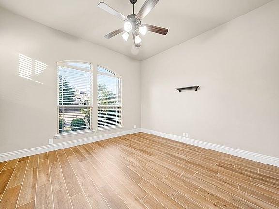 4th image of 2412 Kemerton Dr
