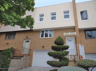 109 Mimosa Ln, Staten Island, NY 10312