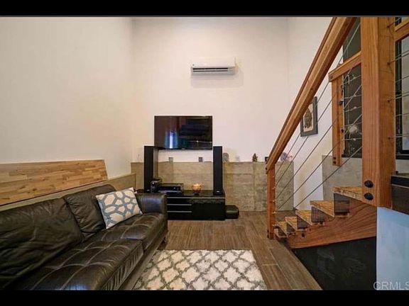 3rd image of 325 S 30th St Unit 3