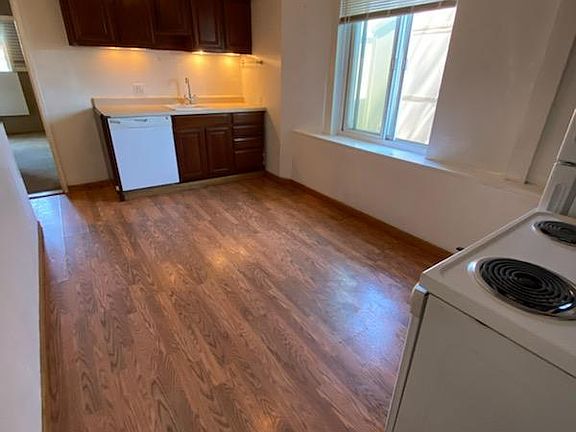 3rd image of 1702 A St #D