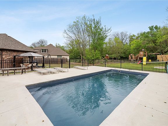 4th image of 2723 Floral Ct