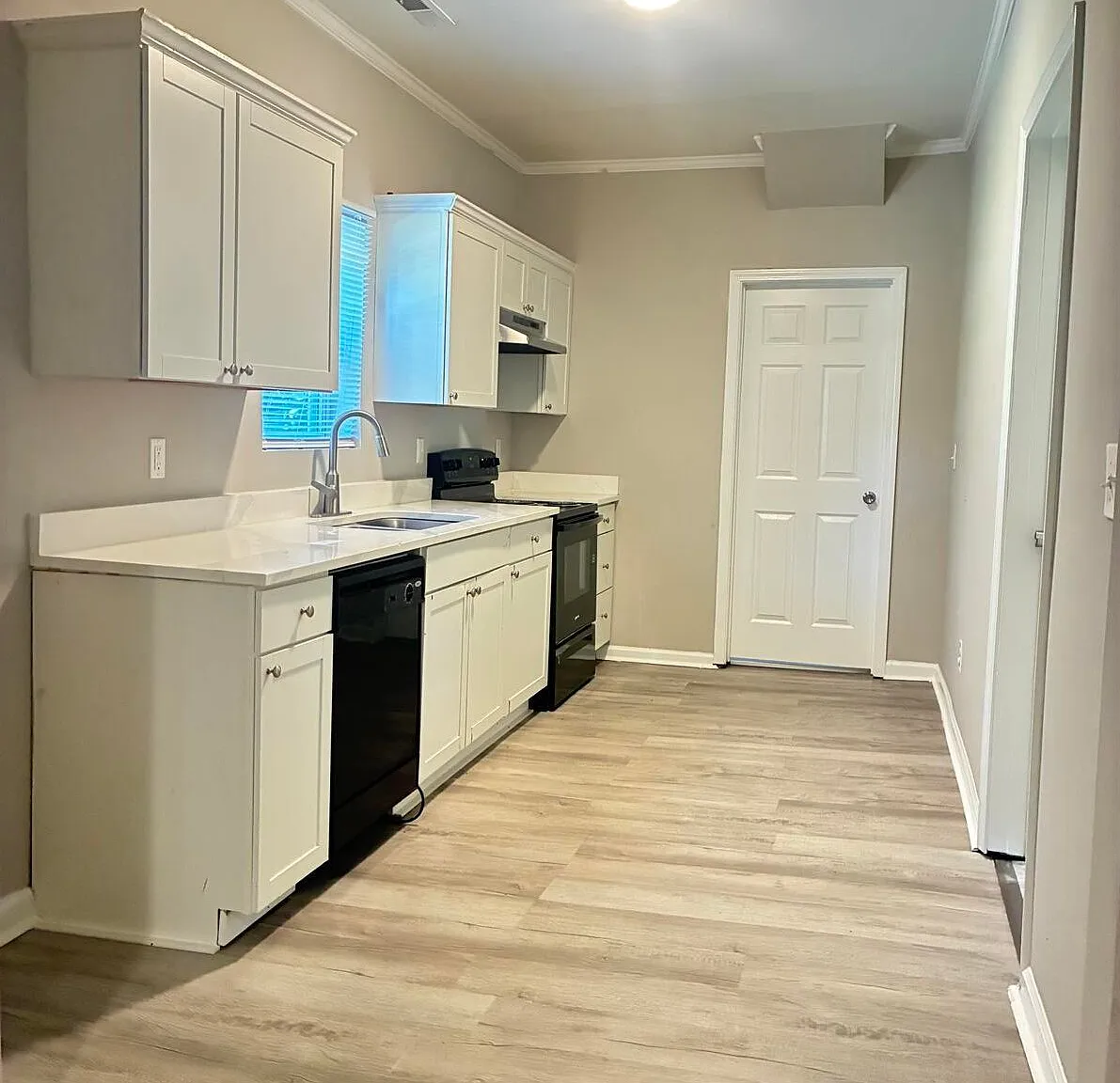 1107 Little Ave. — Photo 4
