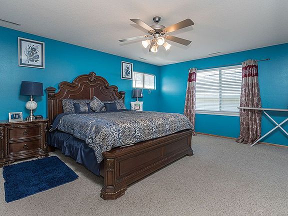 3rd image of 1413 Woolridge Dr