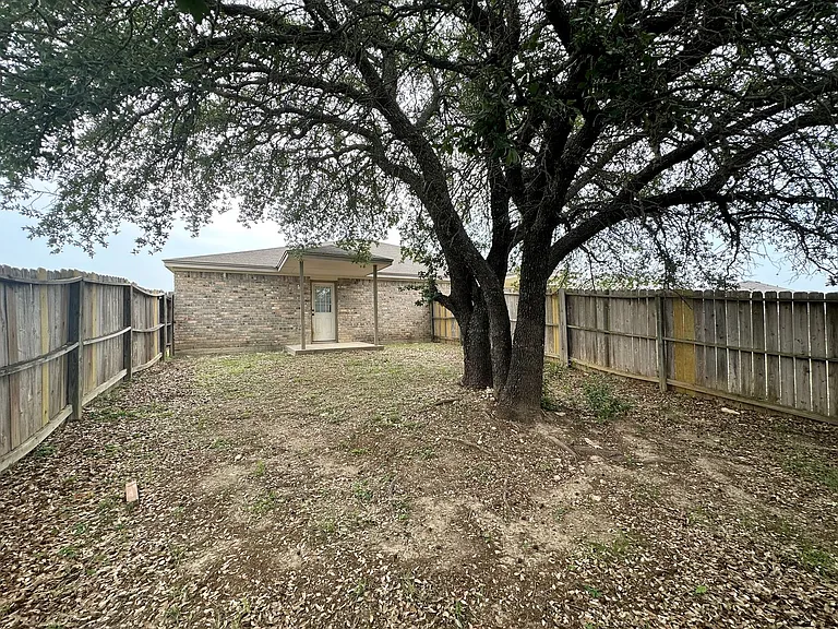 202 Janelle Dr — Photo 24
