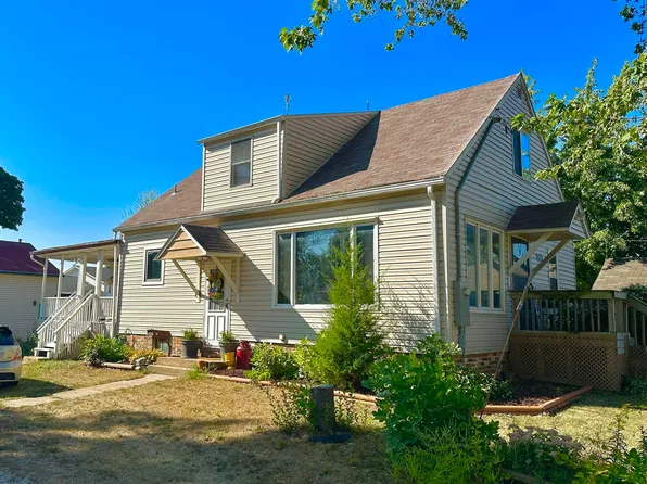 410 4th St, Stout, IA 50673