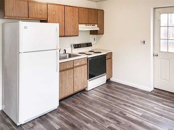 3rd image of 550 3rd St