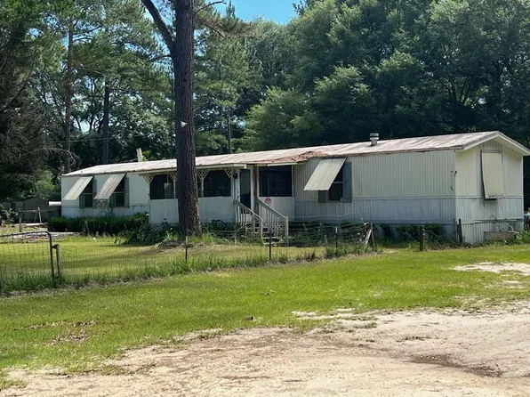 272 Riverside Dr, Jesup, GA 31545