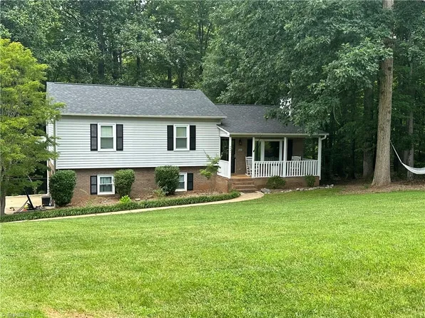 4691 Walkertown Community Center Rd, Walkertown, NC 27051