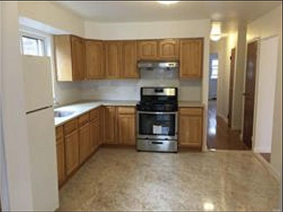 3rd image of 6128 171st St #1