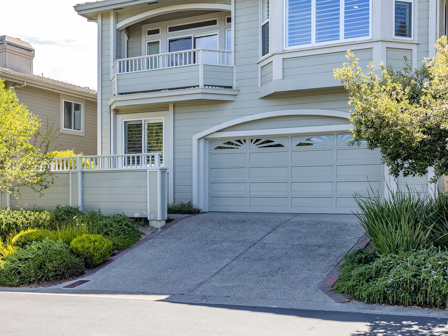 3 bed, 2022 sqft, $7,250 — Photo 2