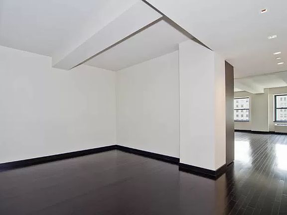 4th image of 20 Pine St APT 1606