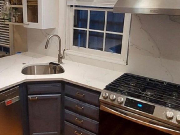 3rd image of 704 S Washington Sq #C