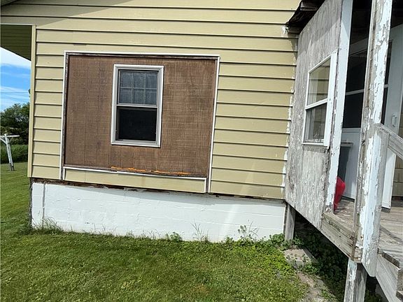 3rd image of 13033 Bishop Street Rd