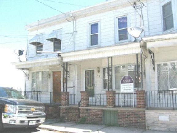4th image of 319 S Jardin St