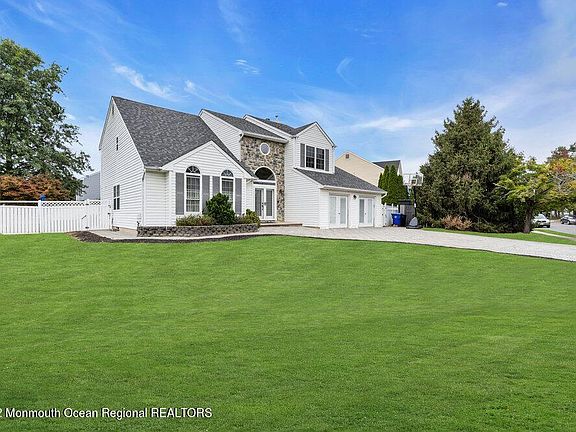 5th image of 137 Canis Dr