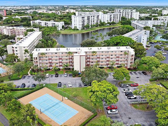 4th image of 2106 S Cypress Bend Drive #501