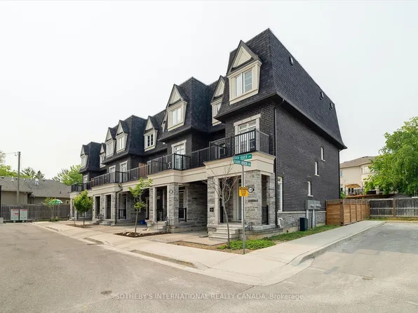 12 Deep River Ln S, Richmond Hill, ON L4C 5S4