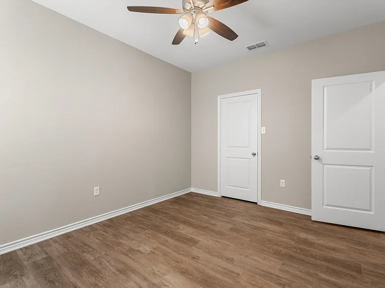 311 Maplewood Cir — Photo 13