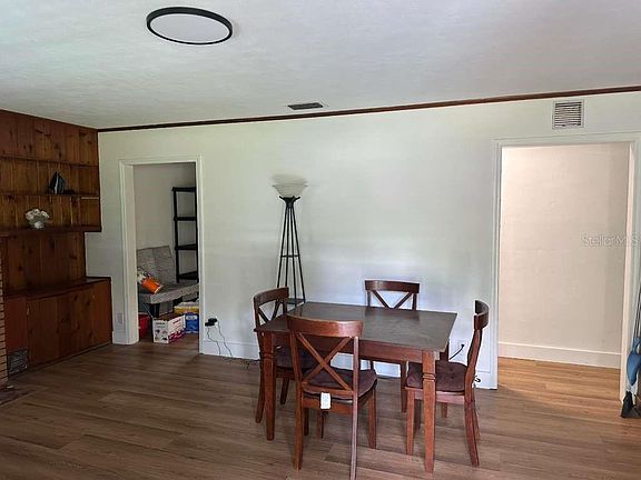 3rd image of 1065 W Magnolia St