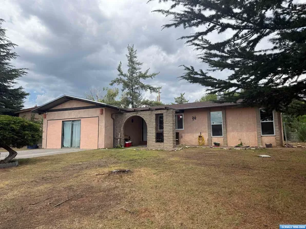 2404 Swarthmore Dr, Silver City, NM 88061