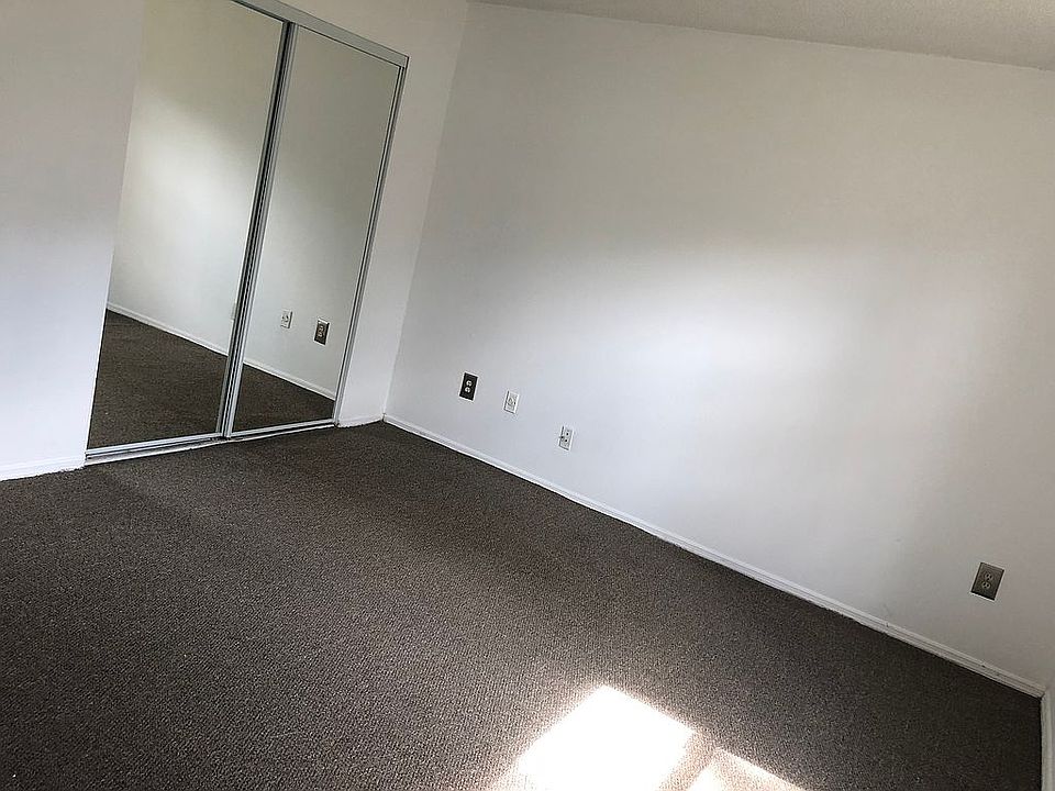 2nd image of 220 Bali St SE