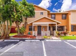 10530 NW 3rd St, Hollywood, FL 33026