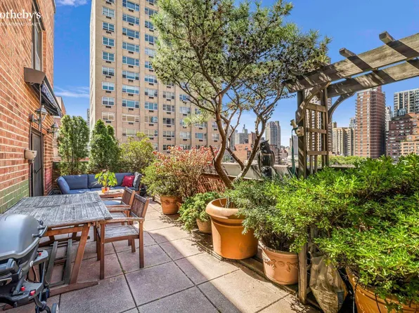 515 East 85th Street image 2 of 10