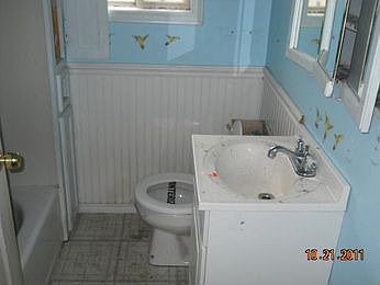 2nd image of 1469 Empire Ave