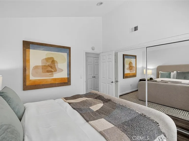 431 Nyes Pl — Photo 27