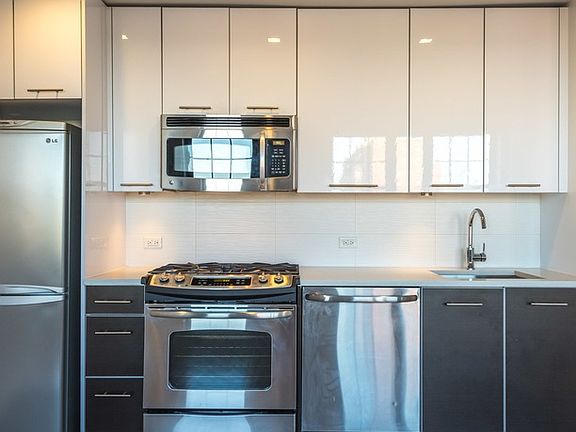 4th image of 121 Parkside Ave APT 14W