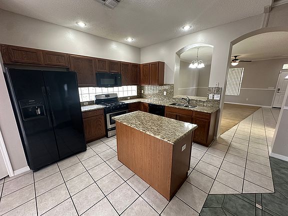 4th image of 848 Obo Dr
