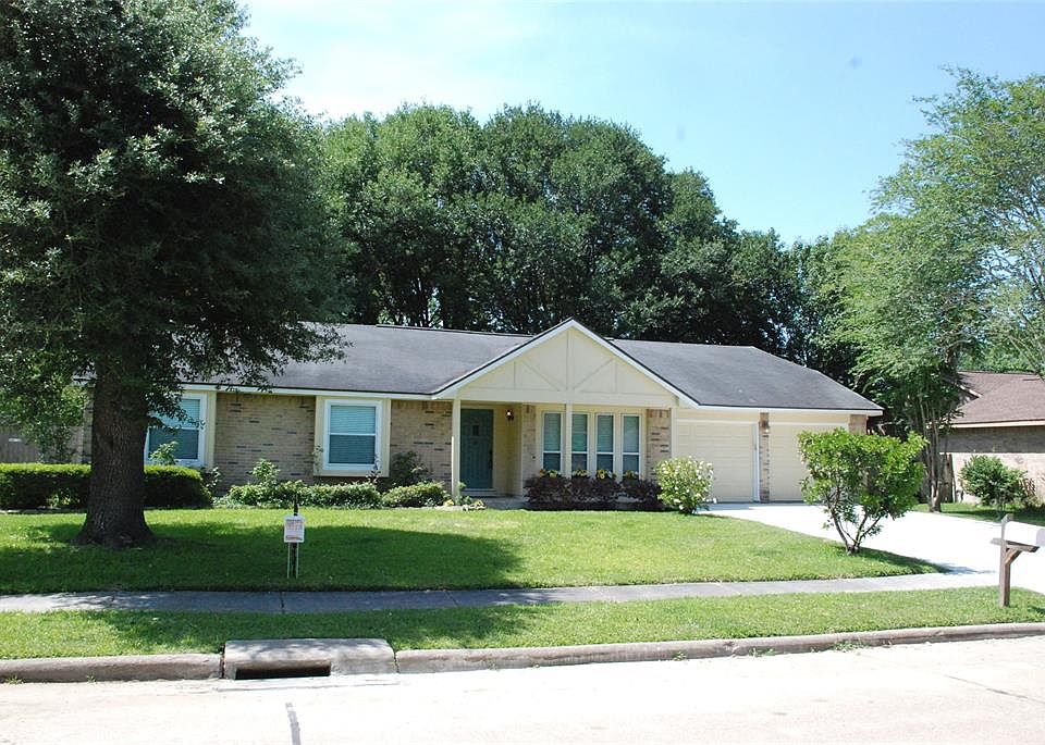 1st image of 1207 Oak Hollow Dr