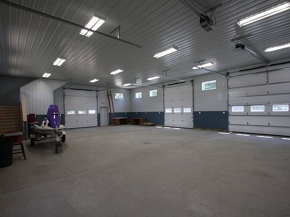 5th image of 2800 W Ludington Dr