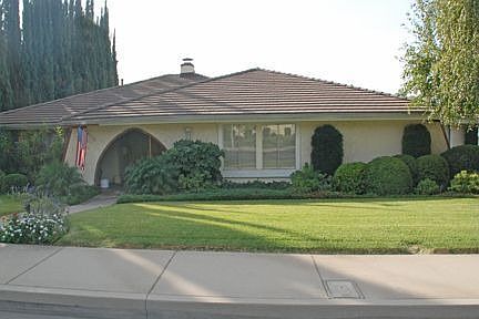 2nd image of 1246 E Palm Dr