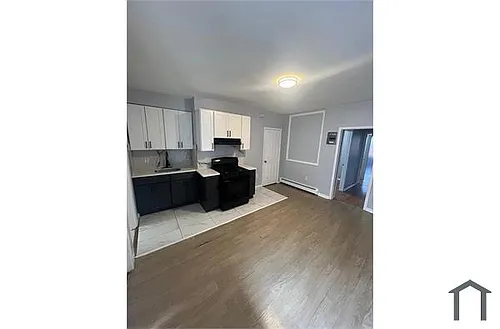 326 Grand St Photo 1