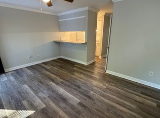 702 S Aspen St APT 24, Lincolnton, NC 28092